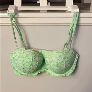 NWOT Pistachio Colored Push up Bra 34D